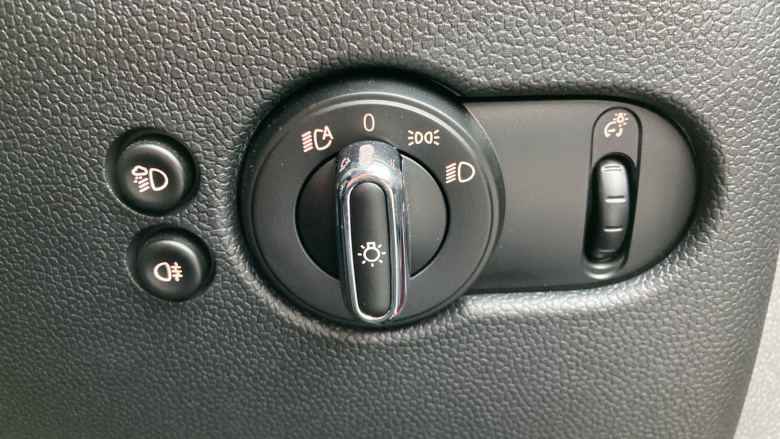 MINI Hatchback 135kW Cooper S Level 3 33kWh 3dr Auto Electric Hatchback